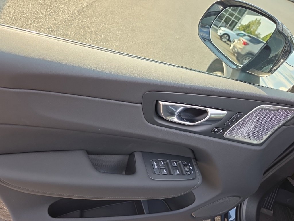 New 2026 Volvo XC60 B5 Ultra w/ Protection Package Premier image 3