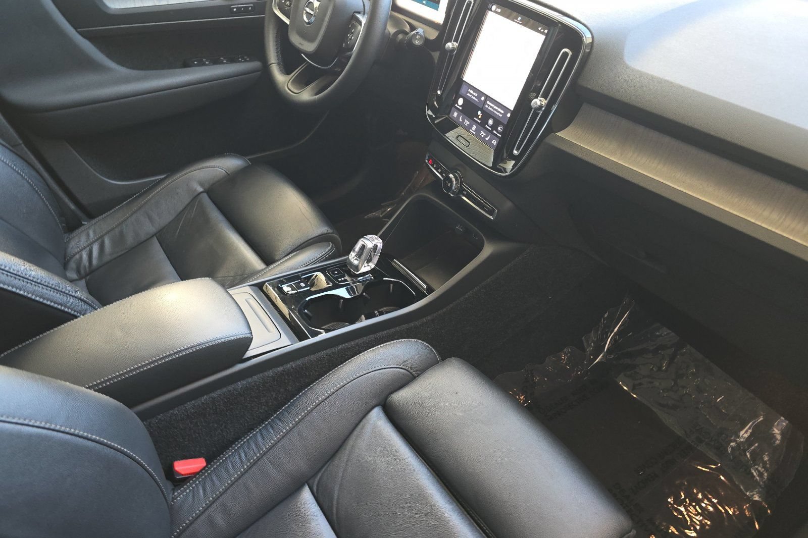 Used 2023 Volvo XC40 B5 Ultimate AWD/4WD image 17