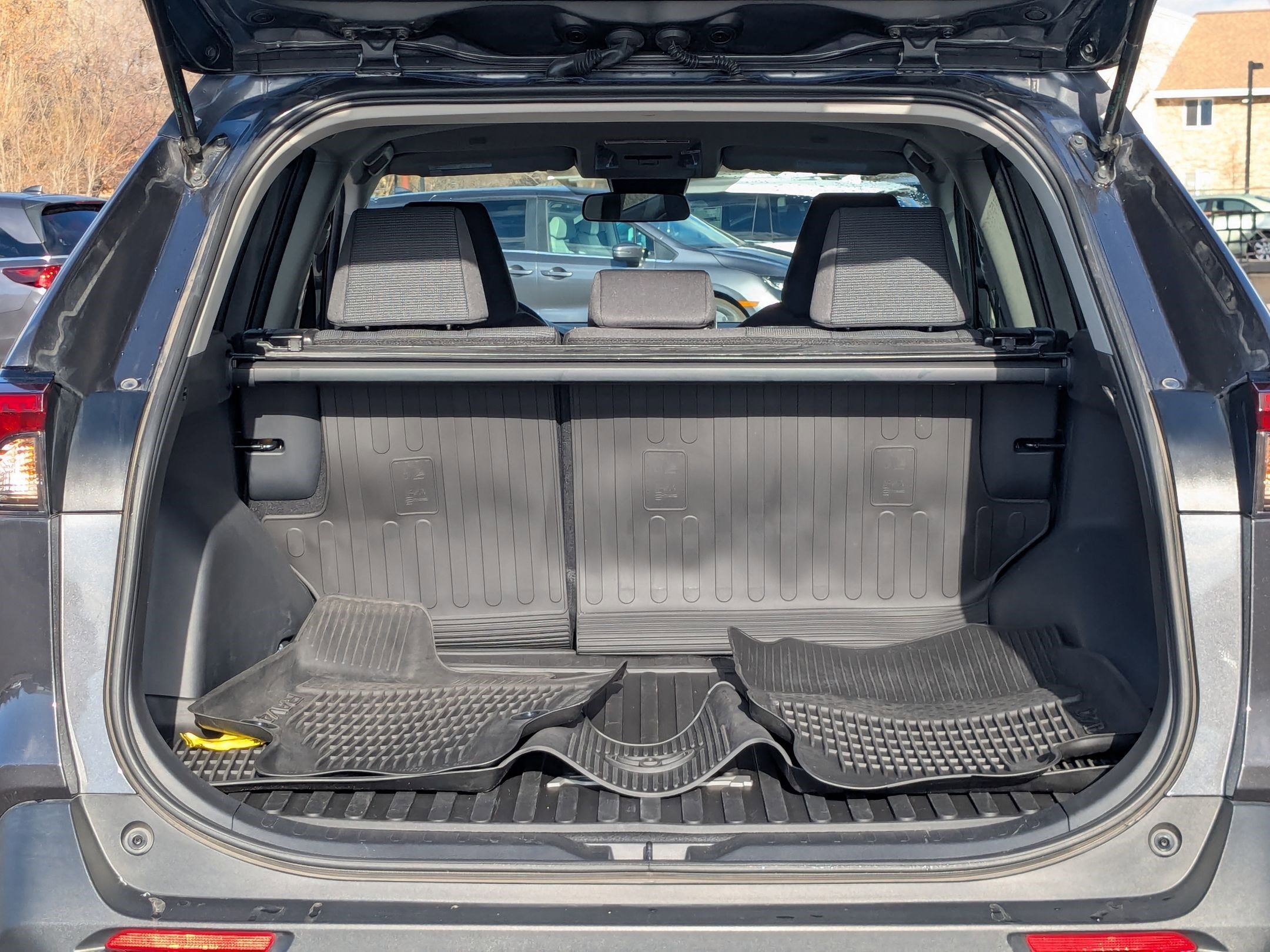 Used 2023 Toyota RAV4 LE image 31