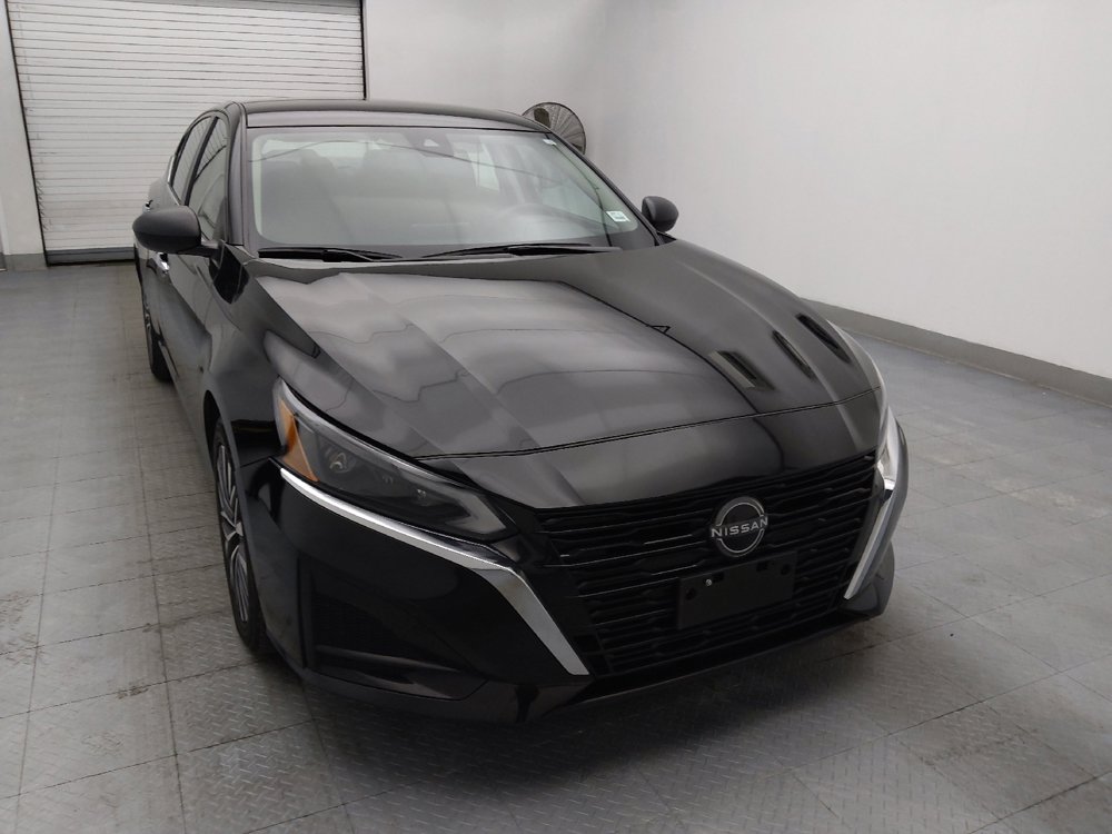 Used 2024 Nissan Altima 2.5 SV image 14