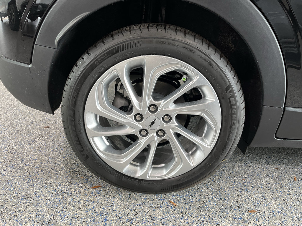 New 2027 Chevrolet Bolt LT FWD image 32