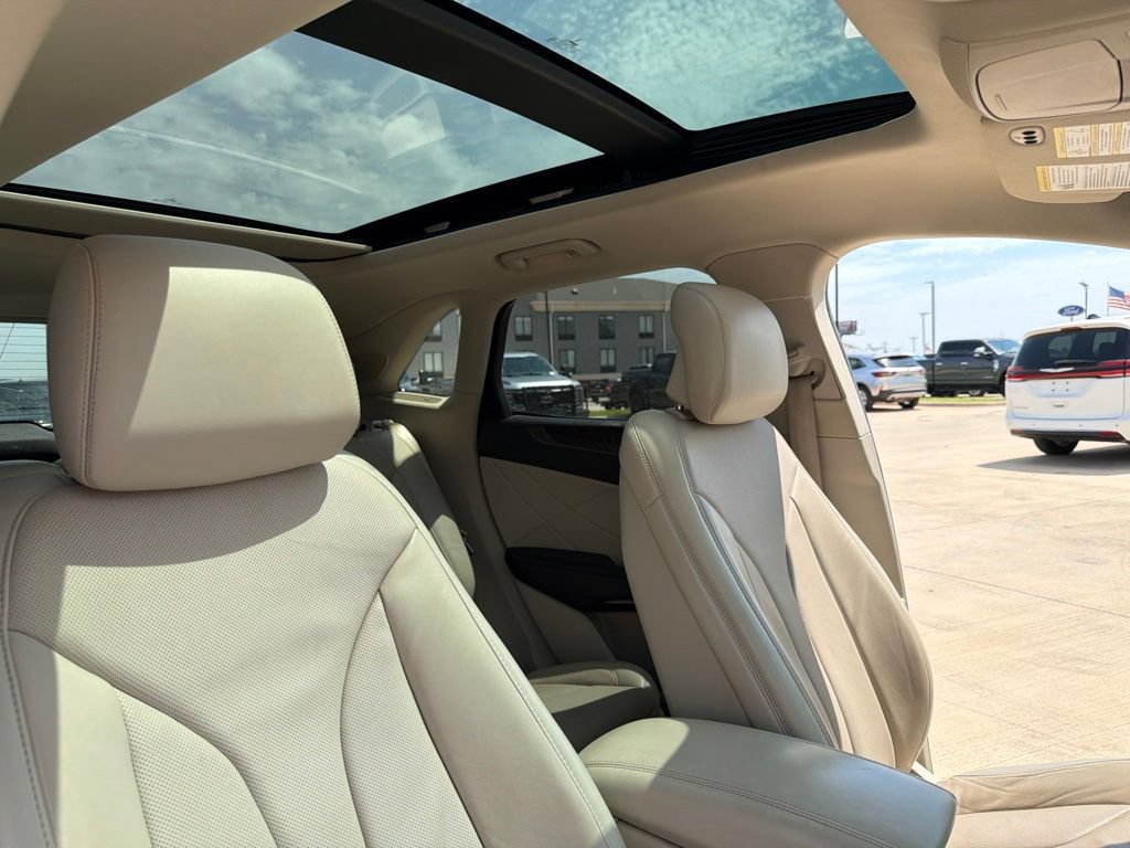 Used 2019 Lincoln MKC Reserve w/ MKC Climate Package FWD image 19