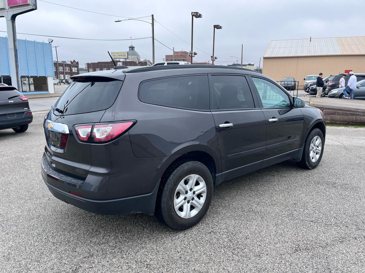 Used 2017 Chevrolet Traverse LS image 2
