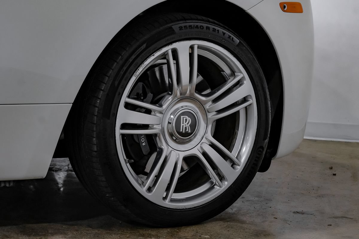 Used 2016 Rolls-Royce Wraith RWD image 46