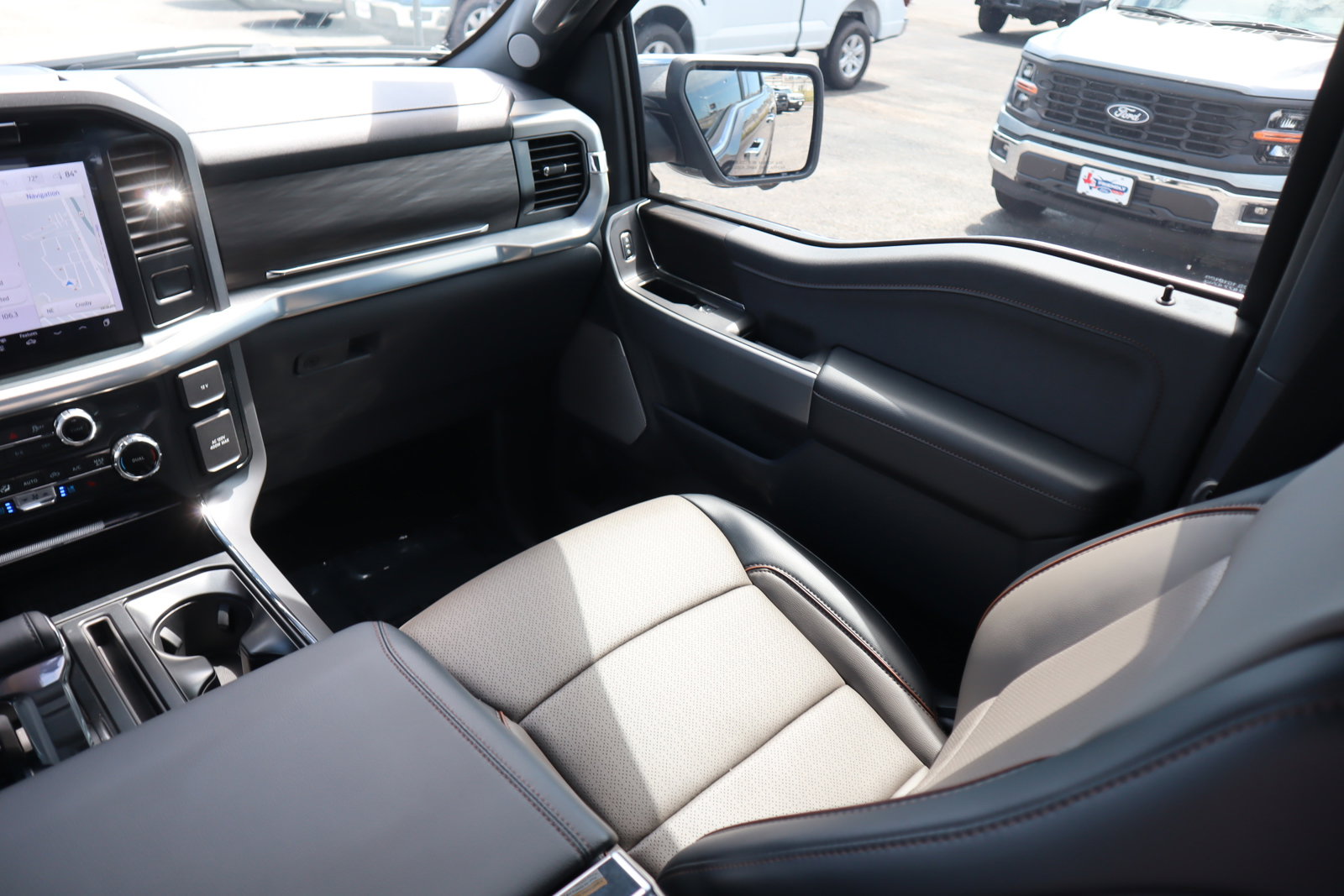 New 2025 Ford F150 Lariat w/ Equipment Group 501A Mid image 33