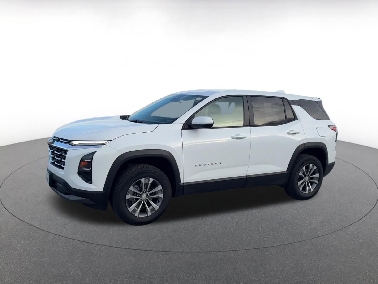 Used 2025 Chevrolet Equinox LT image 8