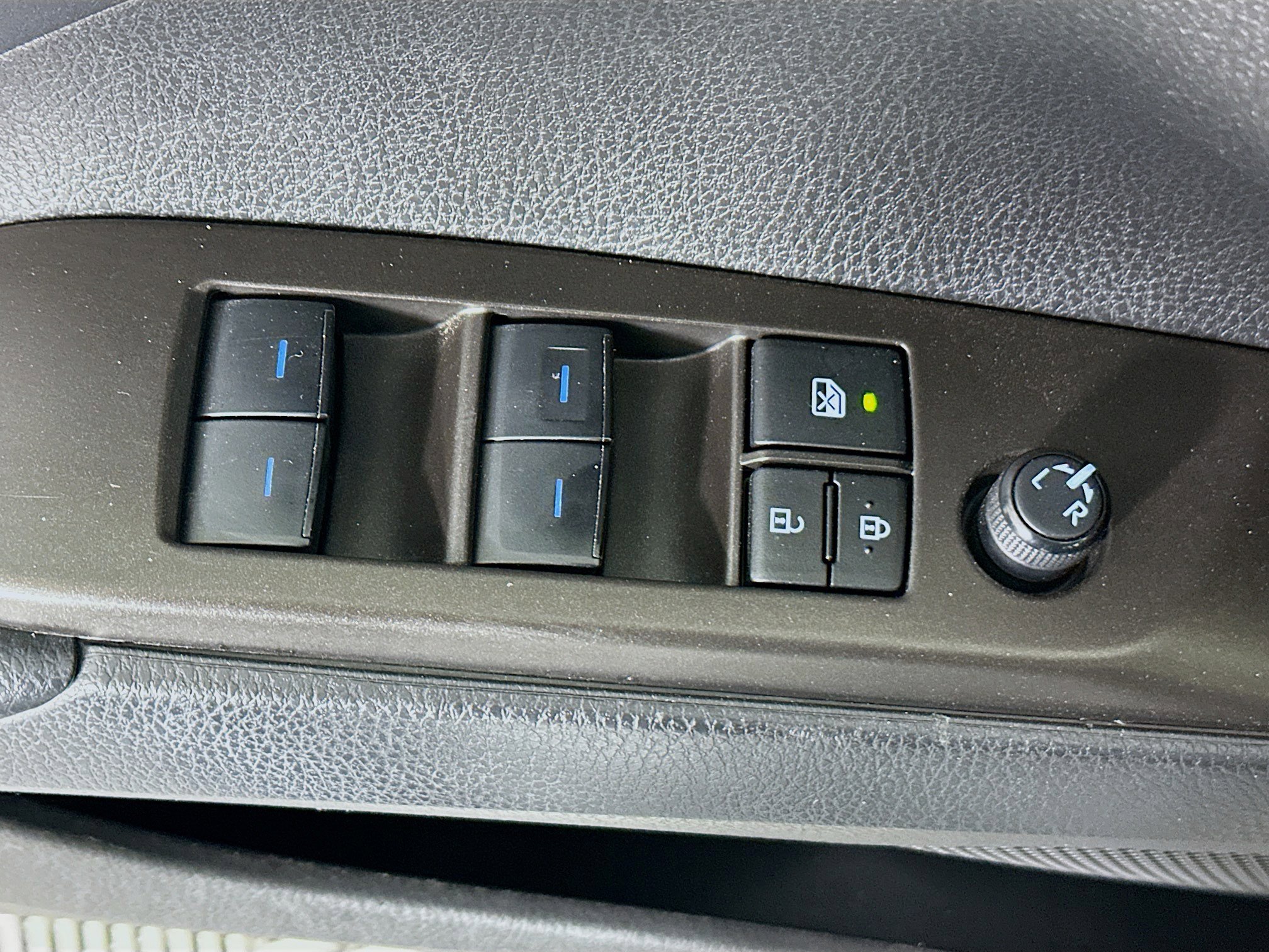 Used 2023 Toyota Camry LE FWD image 14