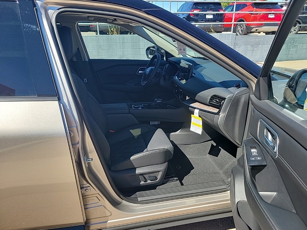 New 2026 Nissan Rogue Platinum w/ Platinum Premium Package image 17