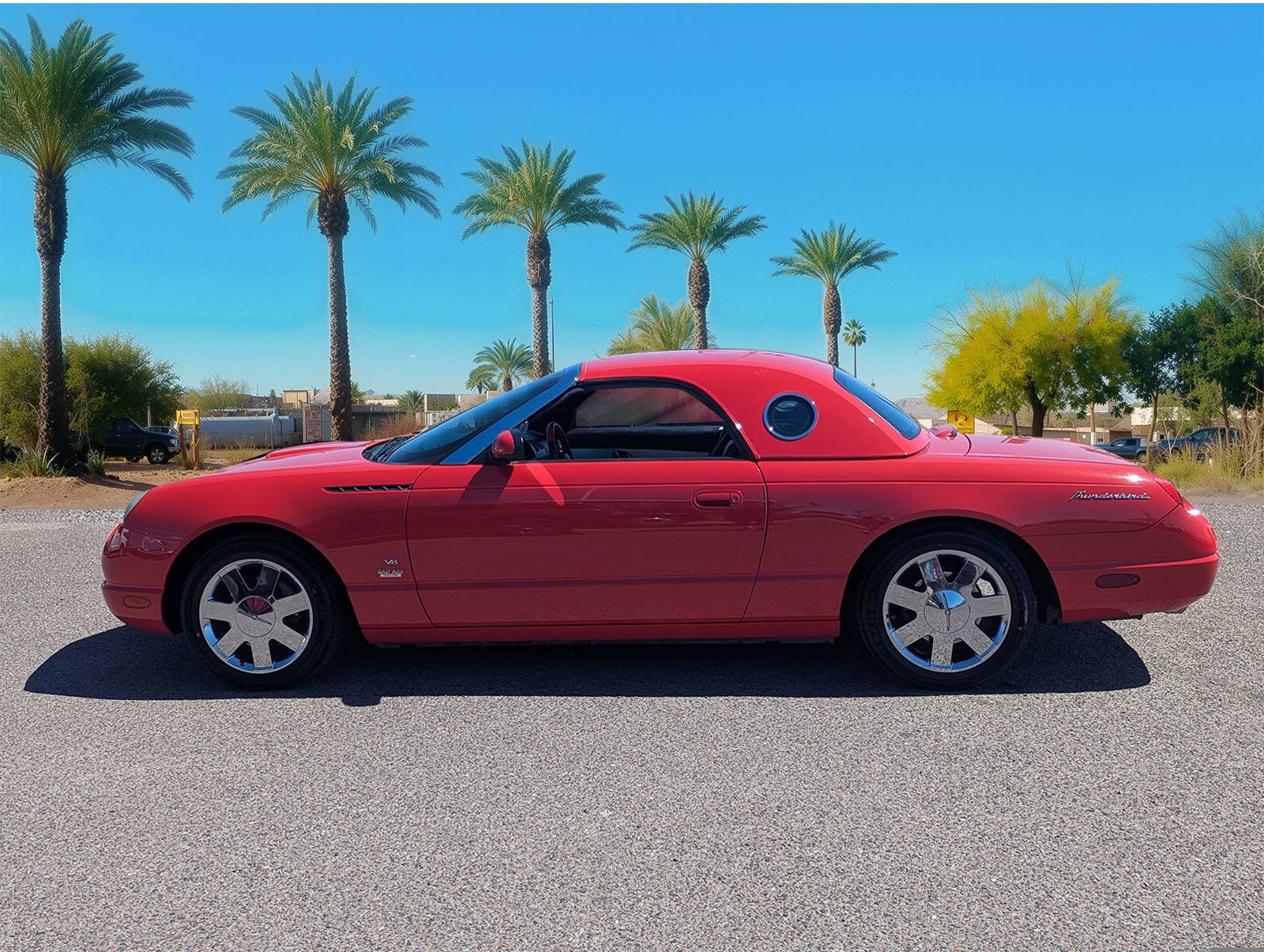 Used 2003 Ford Thunderbird image 2