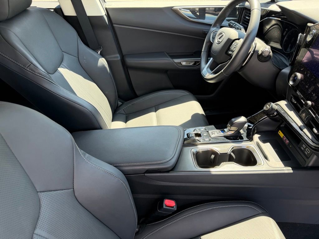 Used 2022 Lexus NX 350 AWD image 17