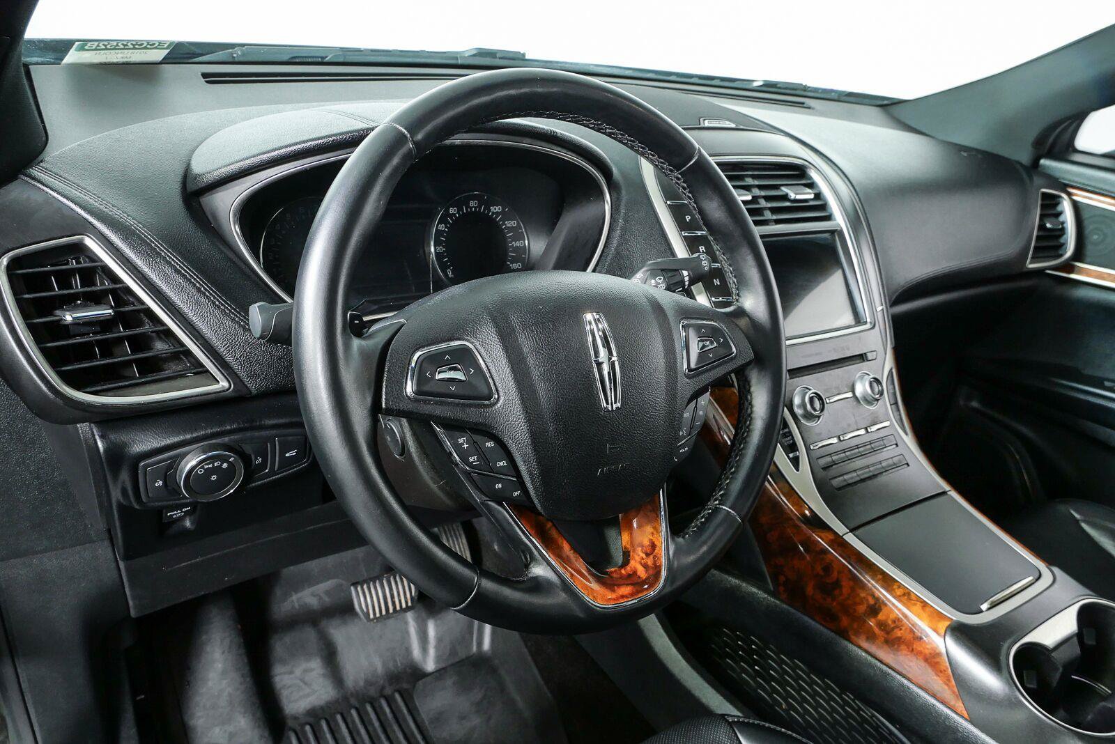 Used 2018 Lincoln MKX Reserve w/ Lincoln MKX Climate Package FWD image 4