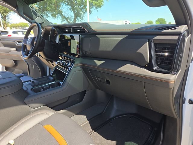 Used 2025 GMC Sierra 2500 AT4 w/ AT4 Premium Plus Package AWD/4WD image 28