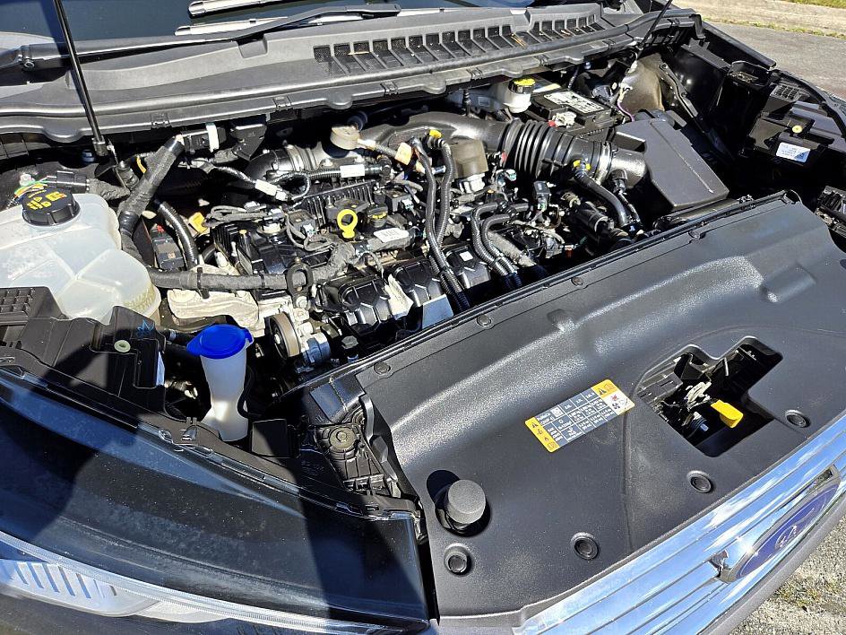 Used 2021 Ford Edge SEL image 18