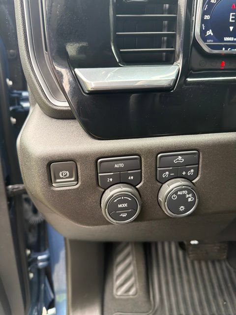 Used 2024 Chevrolet Silverado 1500 LT AWD/4WD image 19
