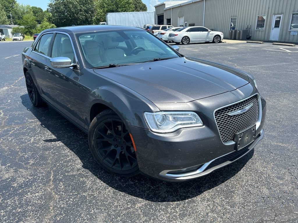 Used 2021 Chrysler 300 Touring L RWD image 1