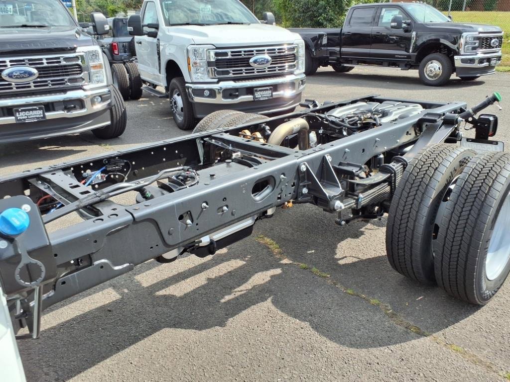 New 2026 Ford F550 4x4 Crew Cab image 10