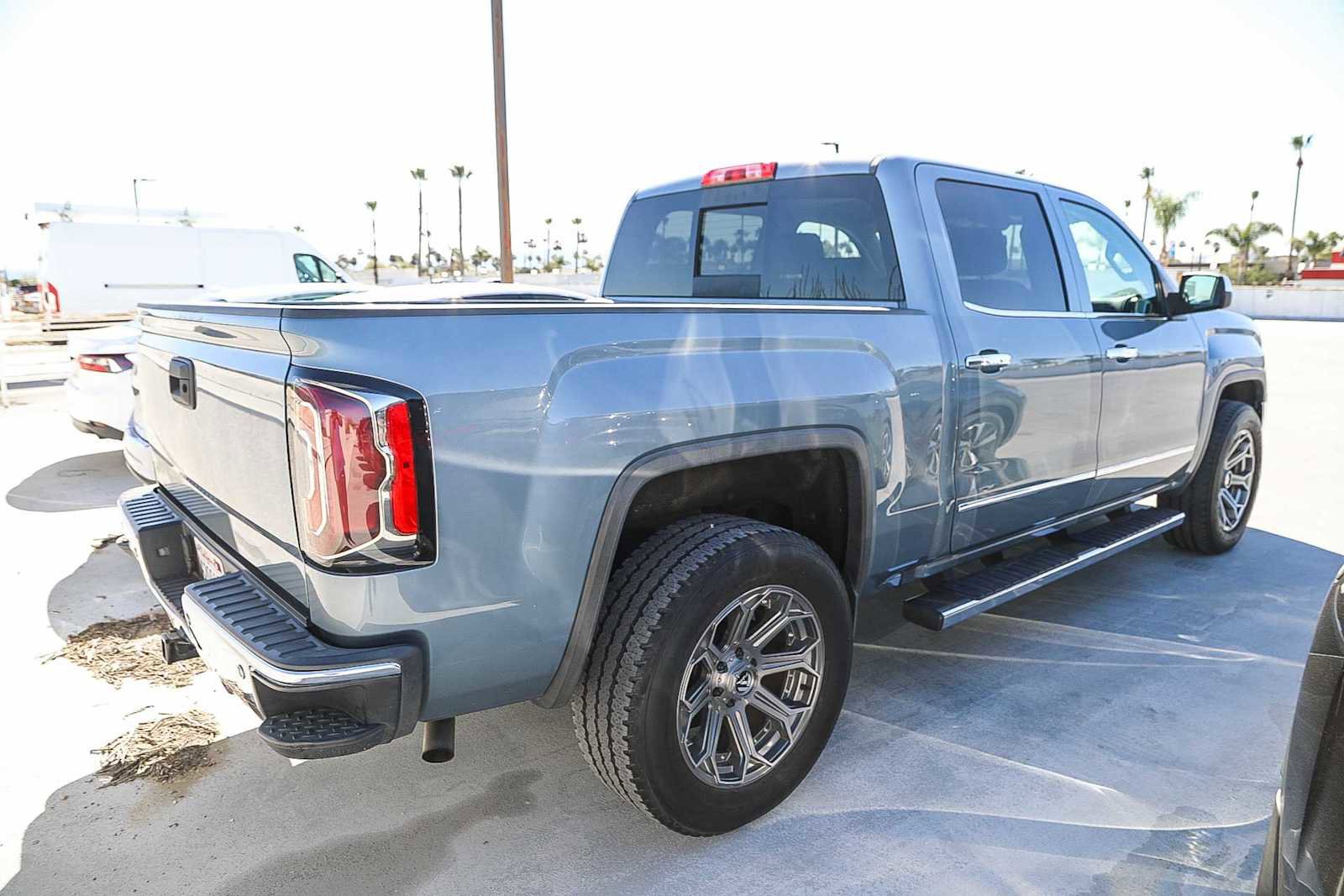 Used 2016 GMC Sierra 1500 SLT w/ SLT Premium Package image 5