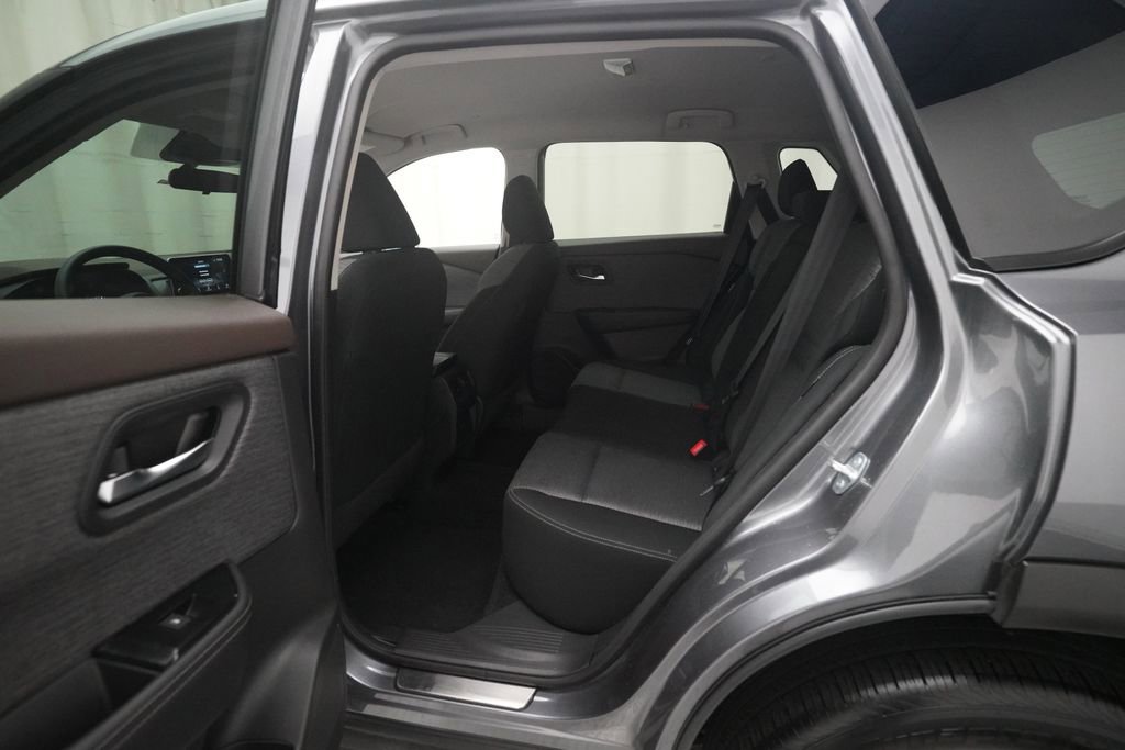 Certified 2023 Nissan Rogue SV image 15
