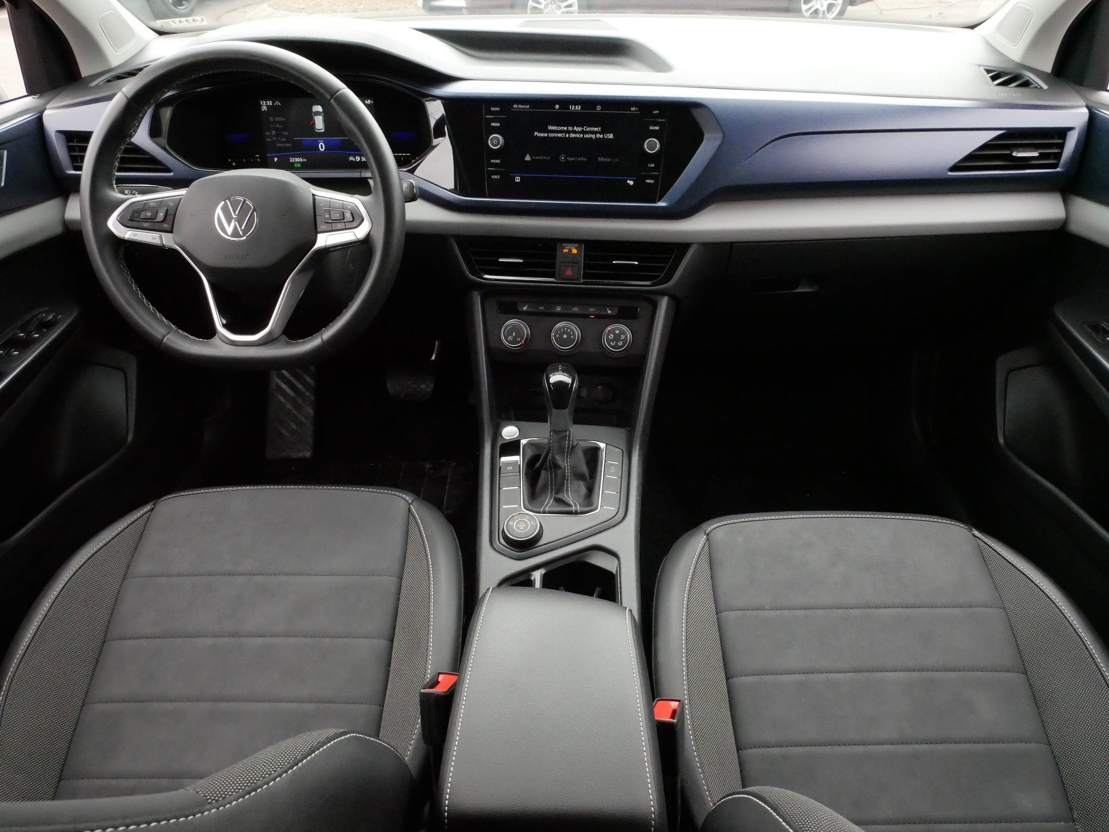 Used 2022 Volkswagen Taos SE image 10