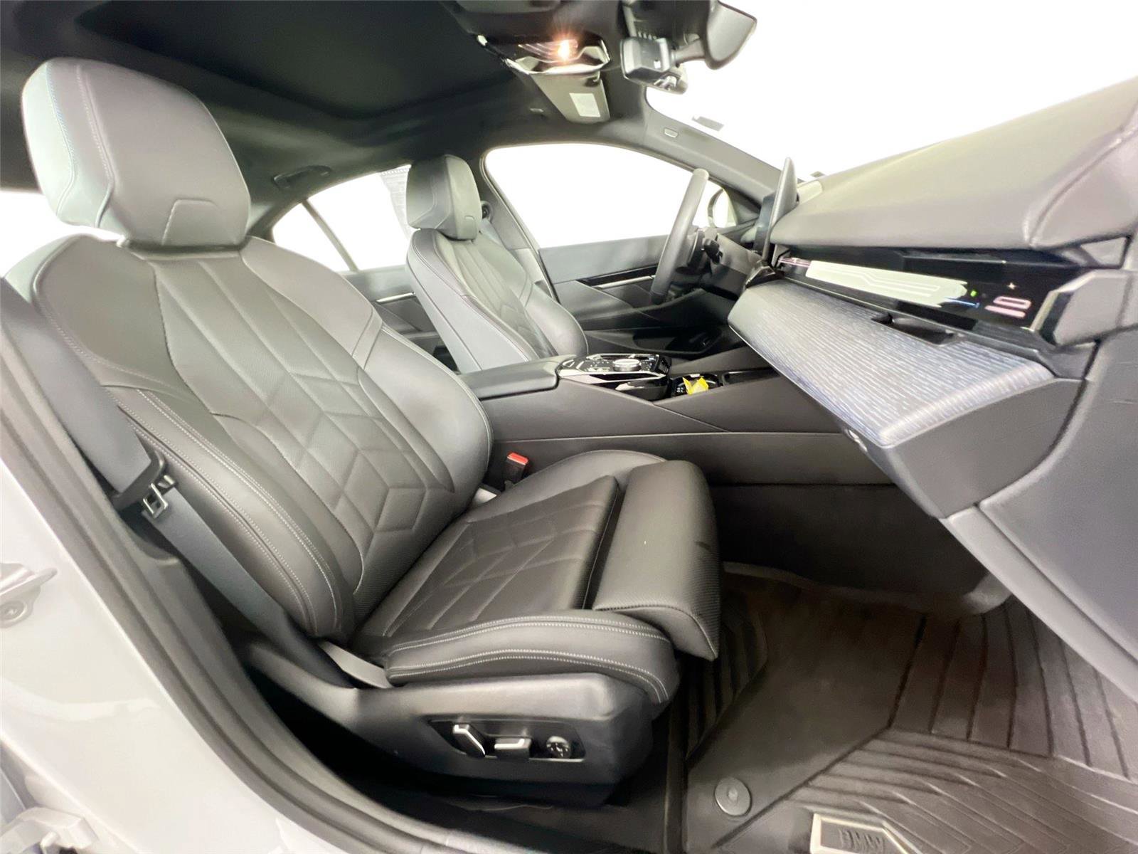 Certified 2026 BMW 530i xDrive w/ Premium Package image 27