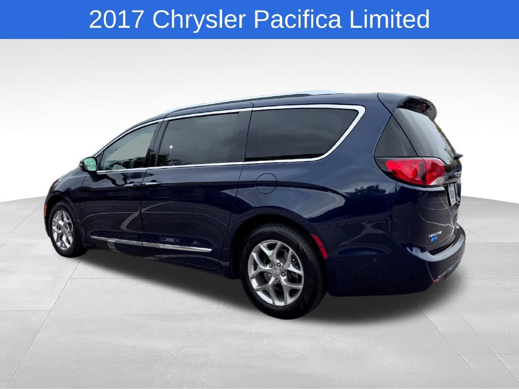 Used 2017 Chrysler Pacifica Limited FWD image 5