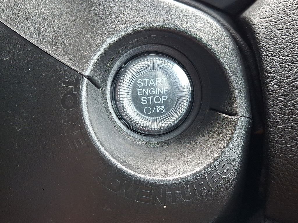 Used 2023 Jeep Renegade Altitude AWD/4WD image 23