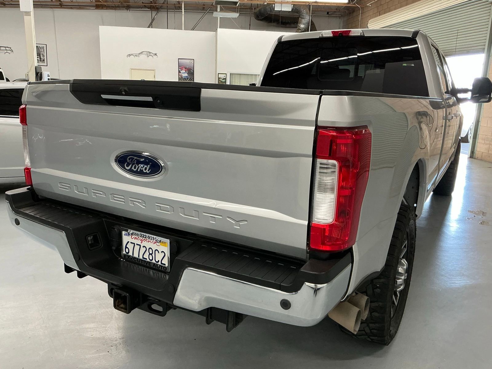 Used 2017 Ford F350 Lariat w/ Lariat Ultimate Package image 5