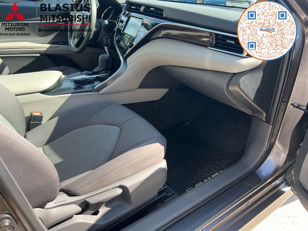 Used 2018 Toyota Camry LE FWD image 32