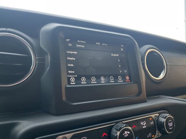 Used 2018 Jeep Wrangler Unlimited Sahara image 24