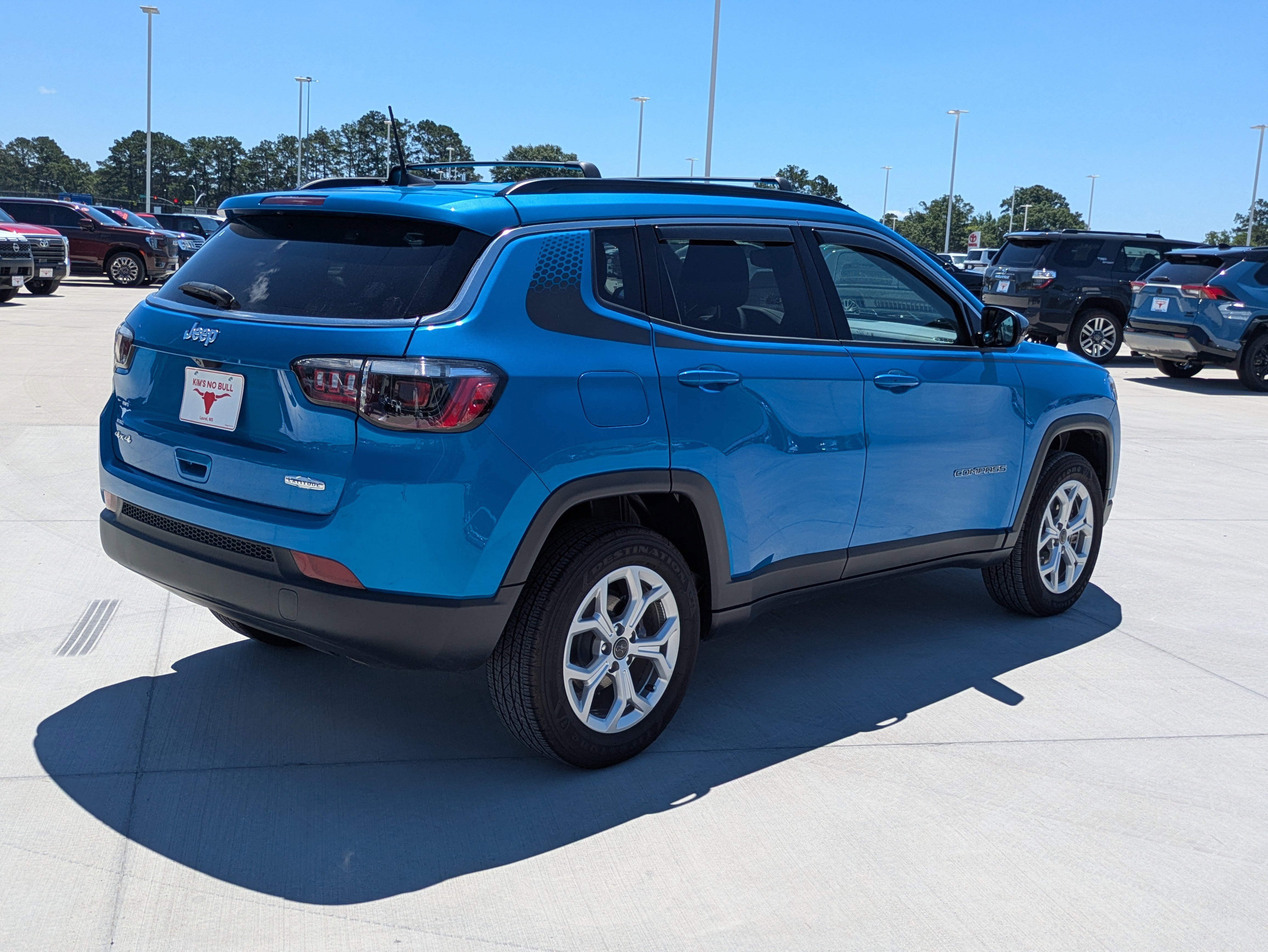 Certified 2025 Jeep Compass Latitude w/ Convenience Group AWD/4WD image 5