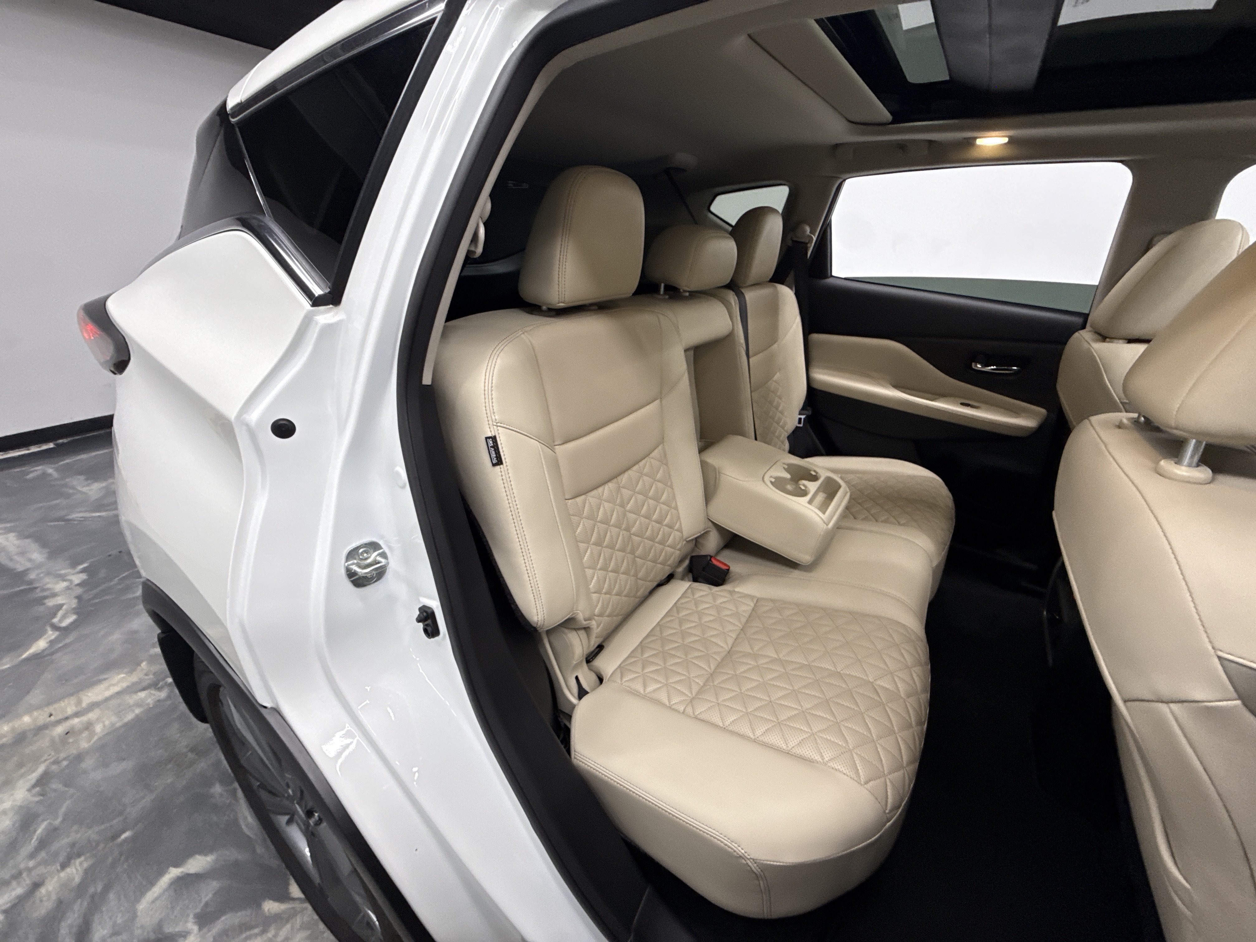 Used 2023 Nissan Murano Platinum AWD/4WD image 22