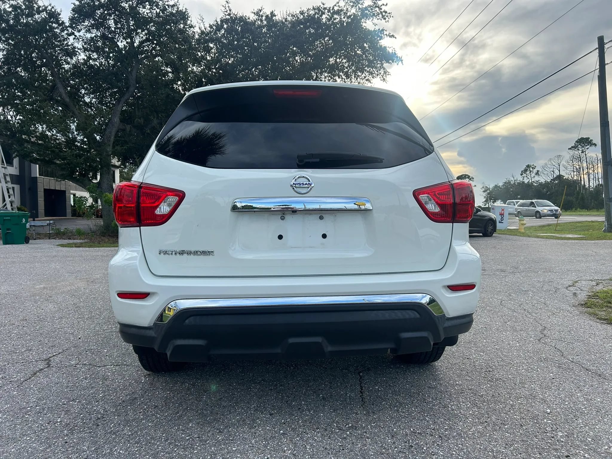 Used 2017 Nissan Pathfinder S FWD image 4