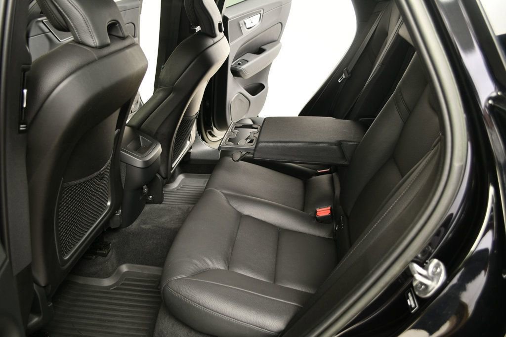 Used 2022 Volvo XC60 B5 Momentum w/ Protection Package Premier image 33