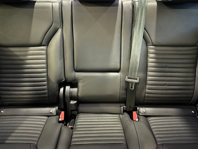 New 2024 Land Rover Discovery Dynamic SE image 22