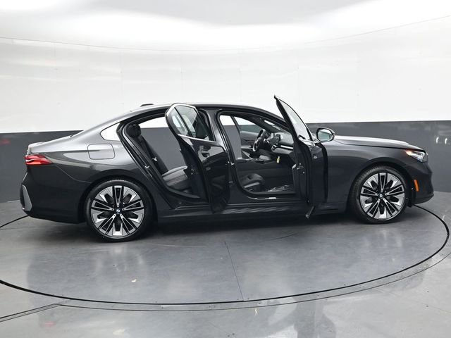 New 2026 BMW i5 eDrive40 AWD/4WD image 39
