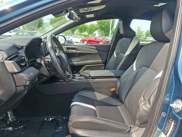 Used 2025 Toyota Camry SE FWD image 11