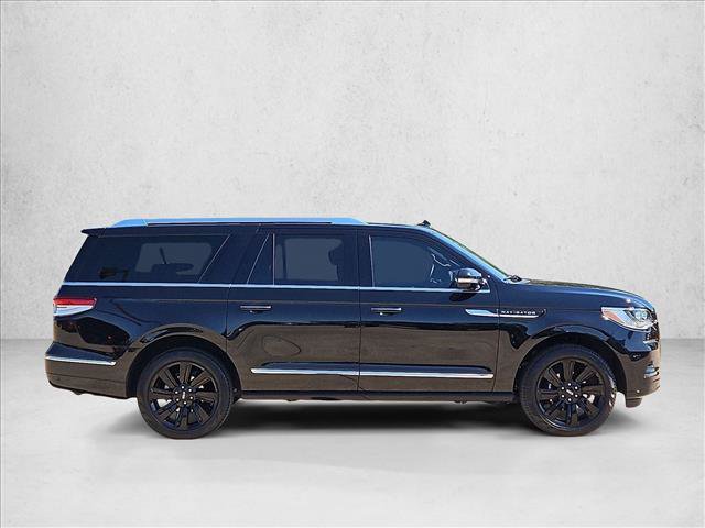 Used 2024 Lincoln Navigator L Reserve AWD/4WD image 4