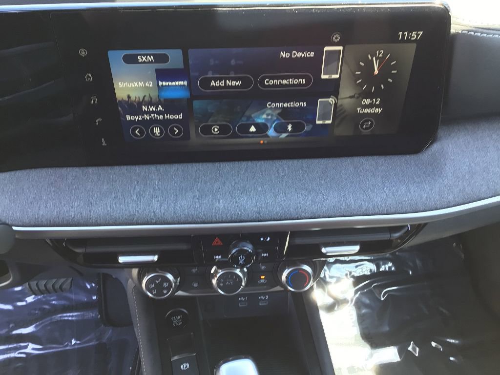 New 2025 Nissan Kicks SV w/ SV Premium Package image 13