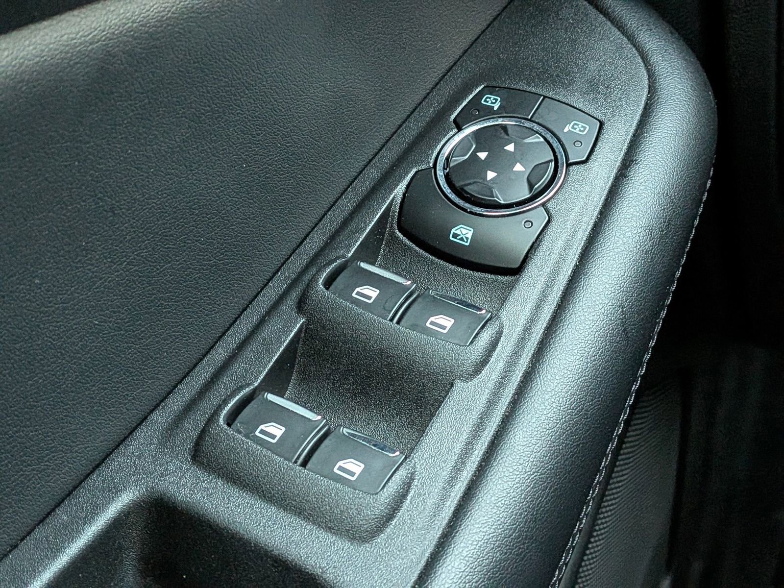 Certified 2024 Ford Edge SEL w/ Convenience Package image 27