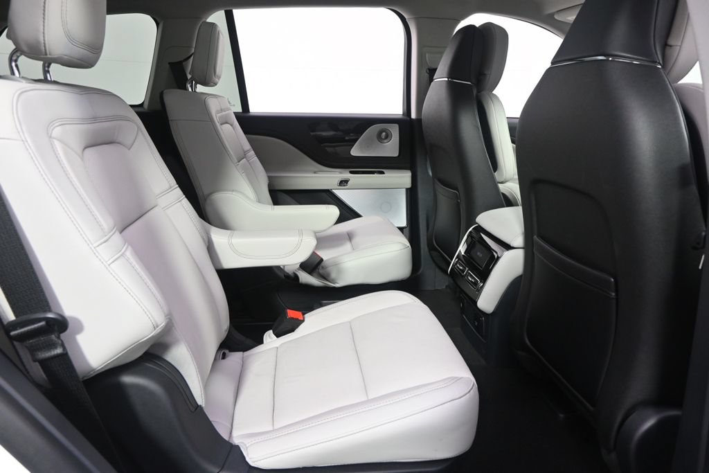 New 2026 Lincoln Aviator Reserve AWD/4WD image 18