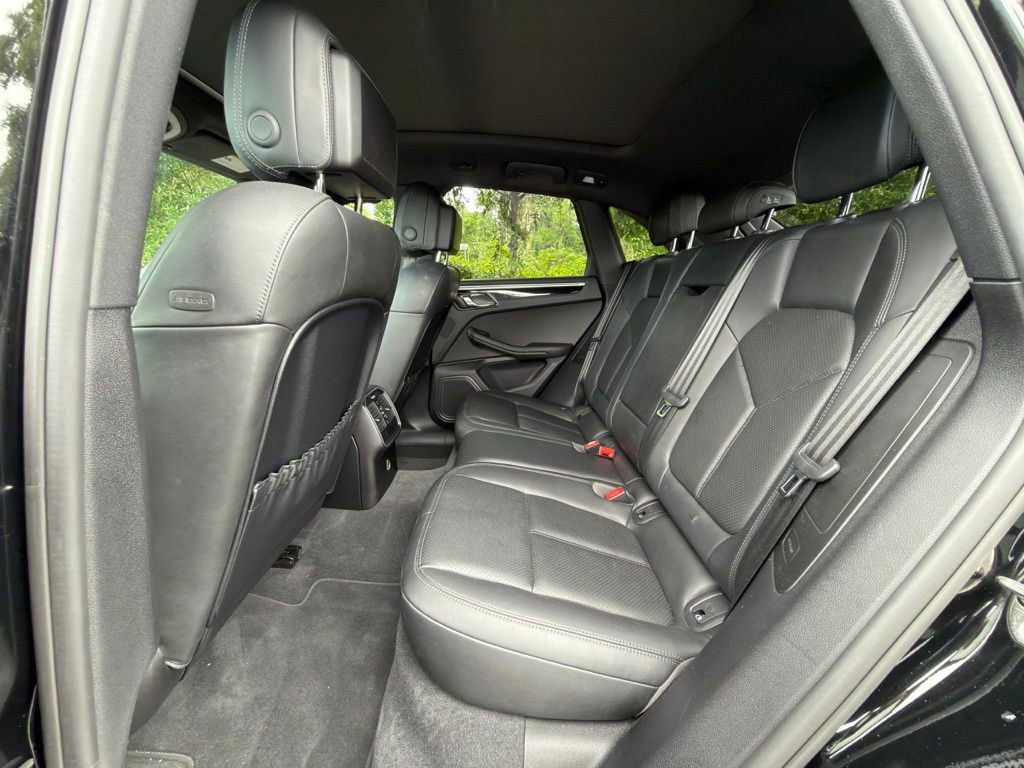 Certified 2018 Porsche Macan S AWD/4WD image 17
