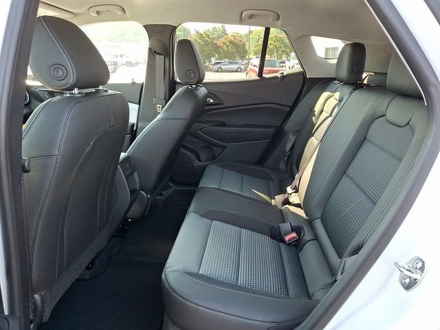 New 2026 Chevrolet Trax LT w/ Driver Confidence Package FWD image 8