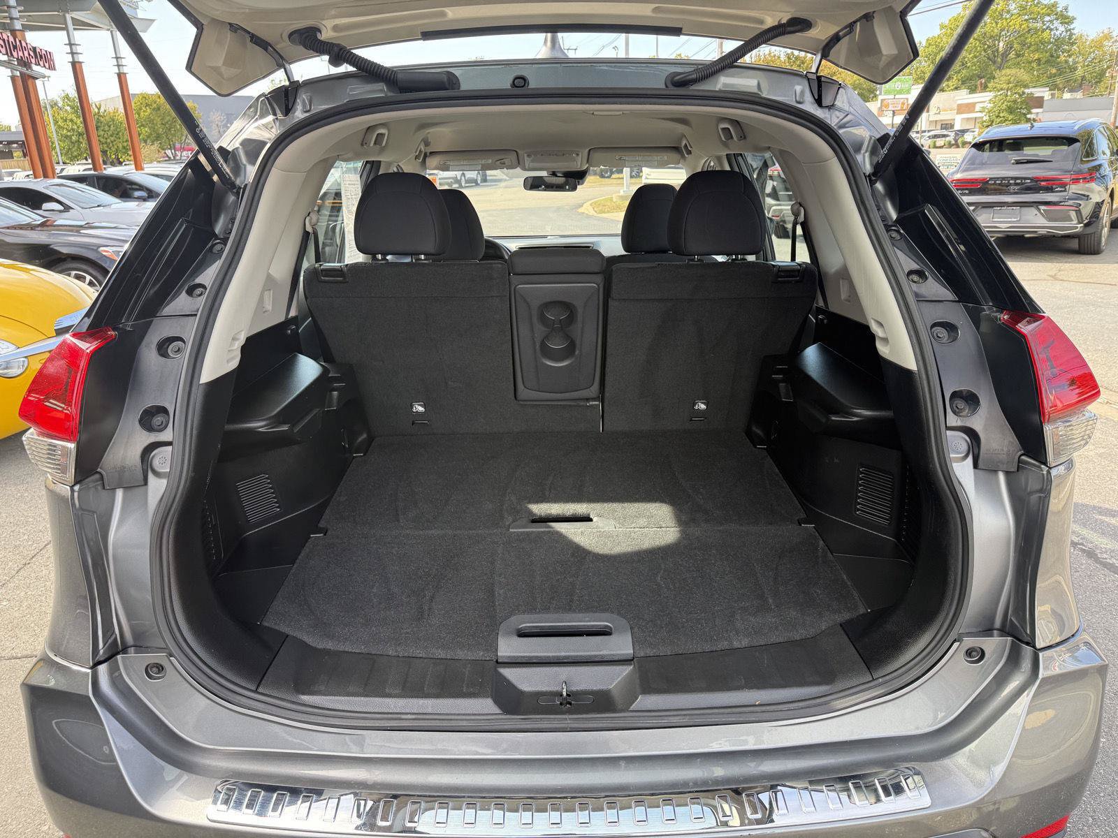 Used 2020 Nissan Rogue S AWD/4WD image 18
