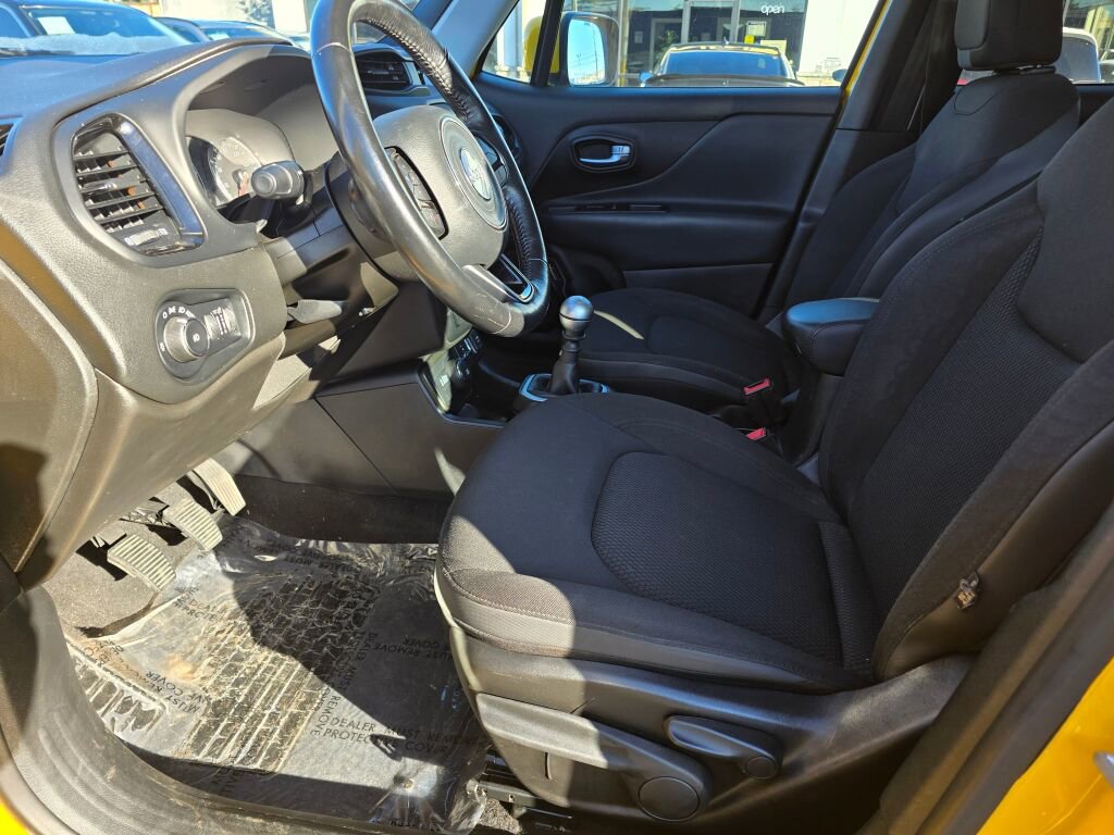 Used 2018 Jeep Renegade Altitude AWD/4WD image 23