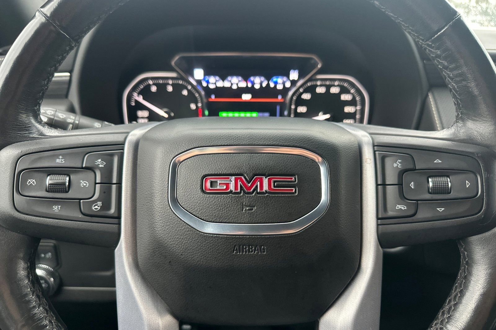 Used 2021 GMC Yukon SLT w/ Rear Media and Nav Package image 27