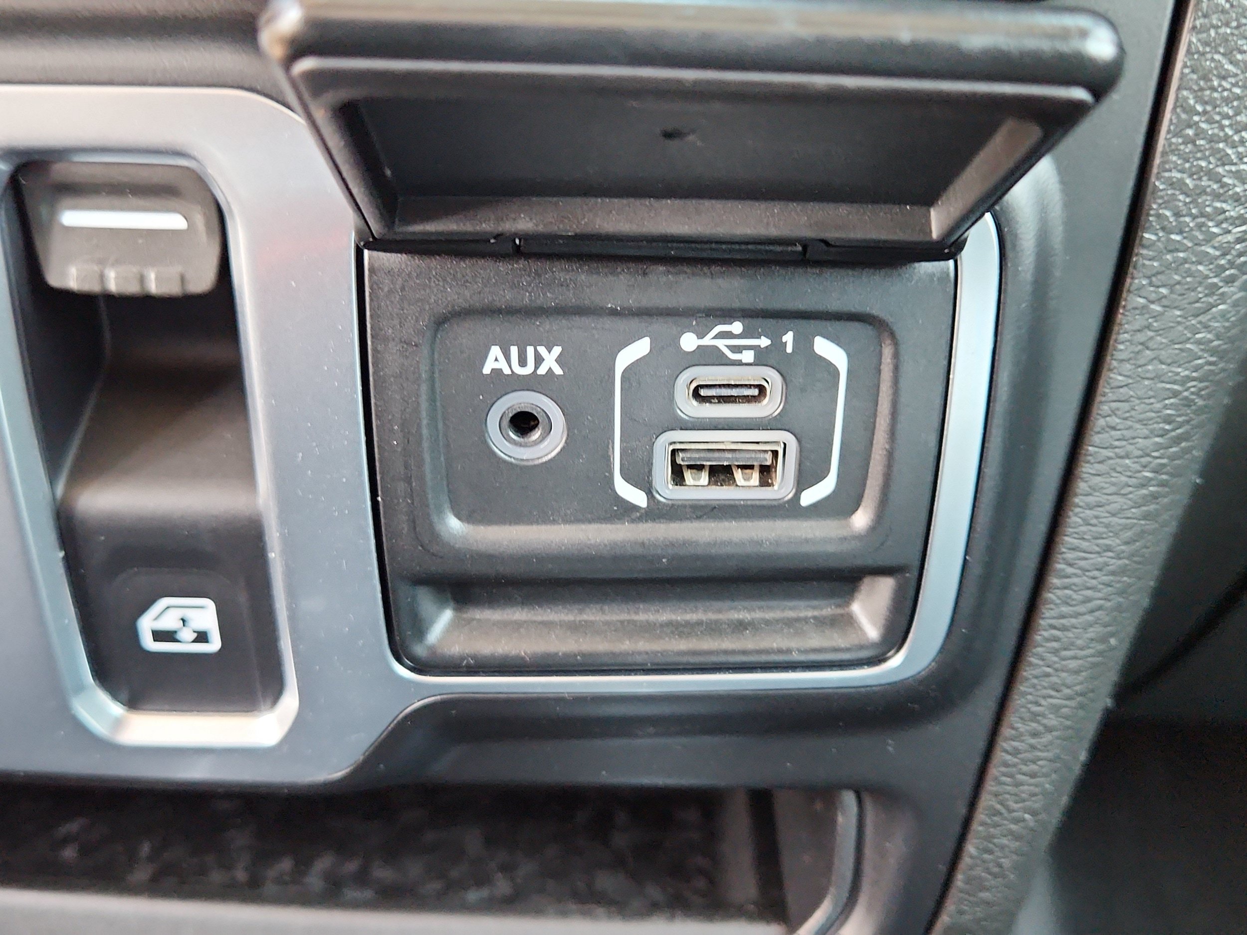 Used 2020 Jeep Wrangler Sport AWD/4WD image 22