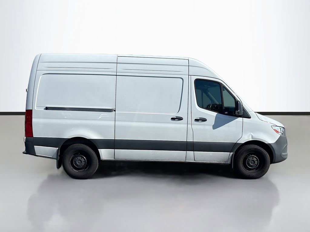 Used 2024 Mercedes-Benz Sprinter 2500 image 2