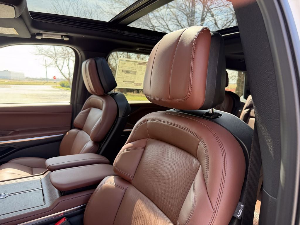 New 2026 Lincoln Navigator Reserve AWD/4WD image 10