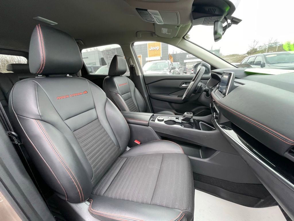 Used 2025 Nissan Rogue SV w/ Rock Creek Premium Package image 14