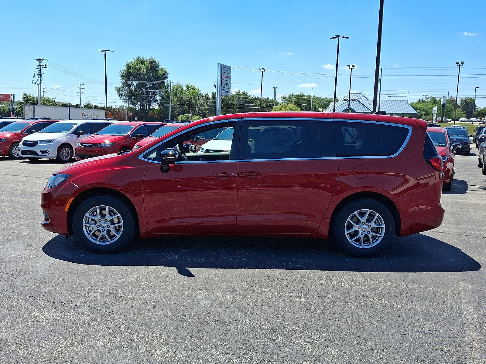 New 2026 Chrysler Voyager LX image 5